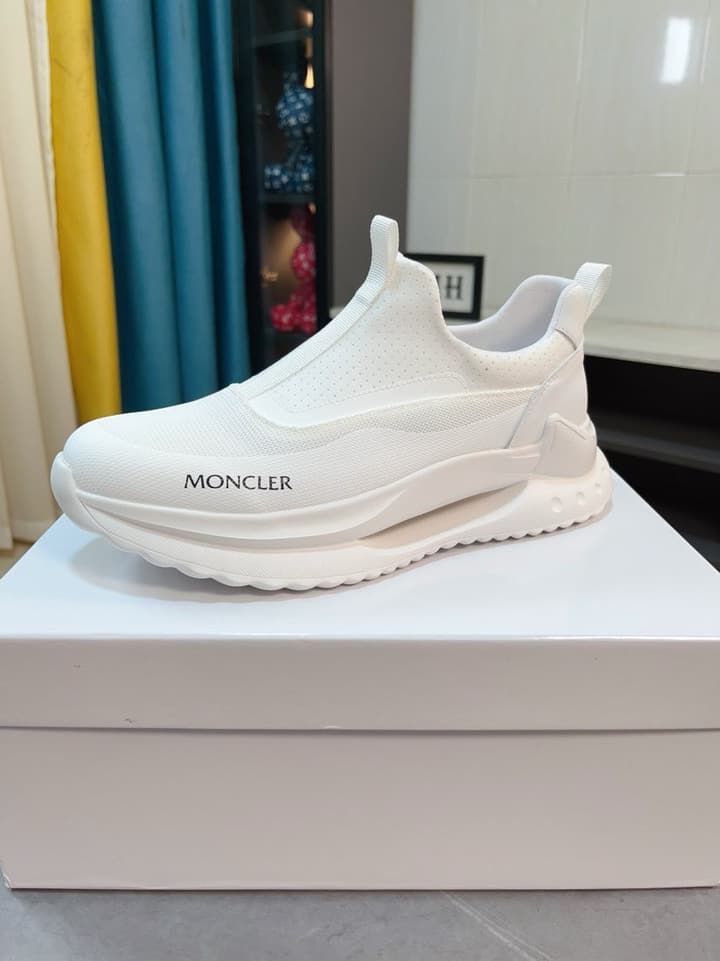 Moncler Calfskin Lace-Up Casual Sneakers in Black & White