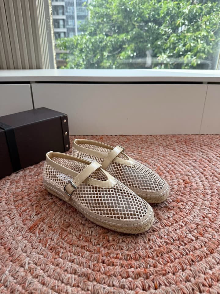 Alaïa Woven Fishnet Mules – 2026 Spring/Summer Collection in Beige