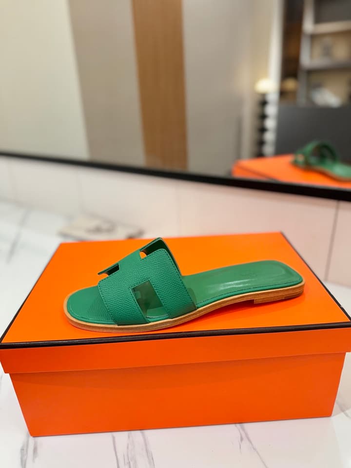 Hermès Classic Epsom Leather Loafers in Green