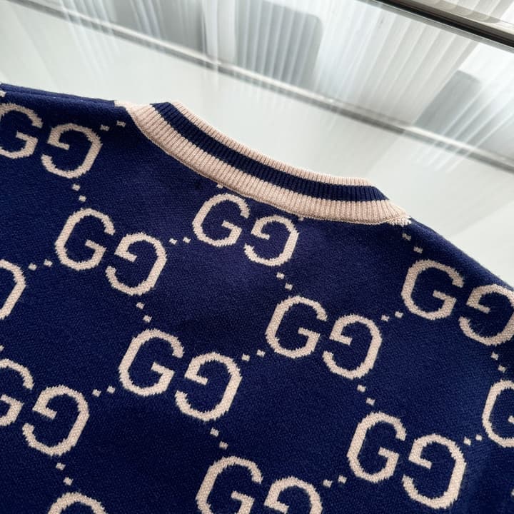 Gucci Full Print Logo Crewneck Sweater – Autumn/Winter Collection