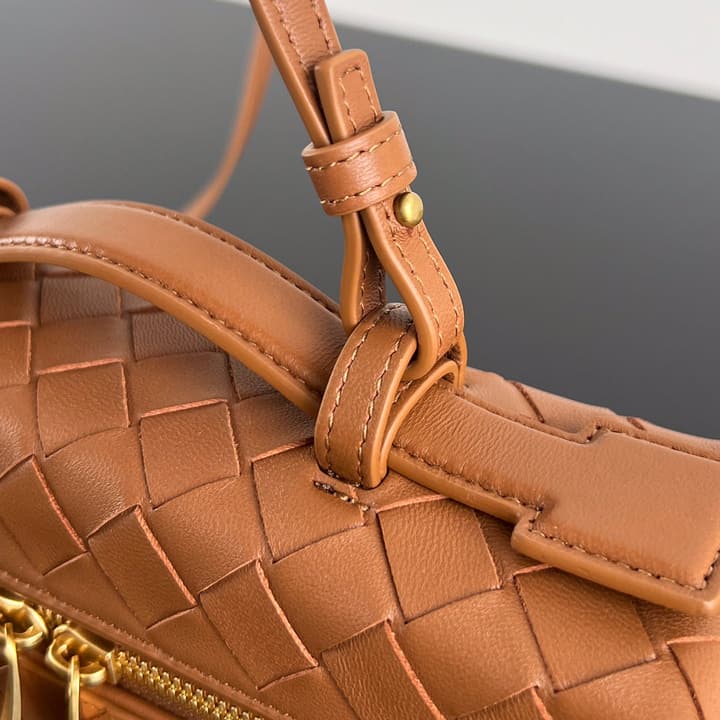 Bottega Veneta Intrecciato Vanity Case in Cream