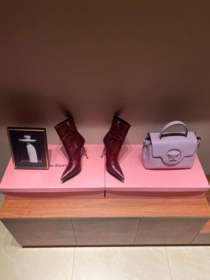 Tom Ford Luxury Metal Heel Ankle Boots in Black Leather