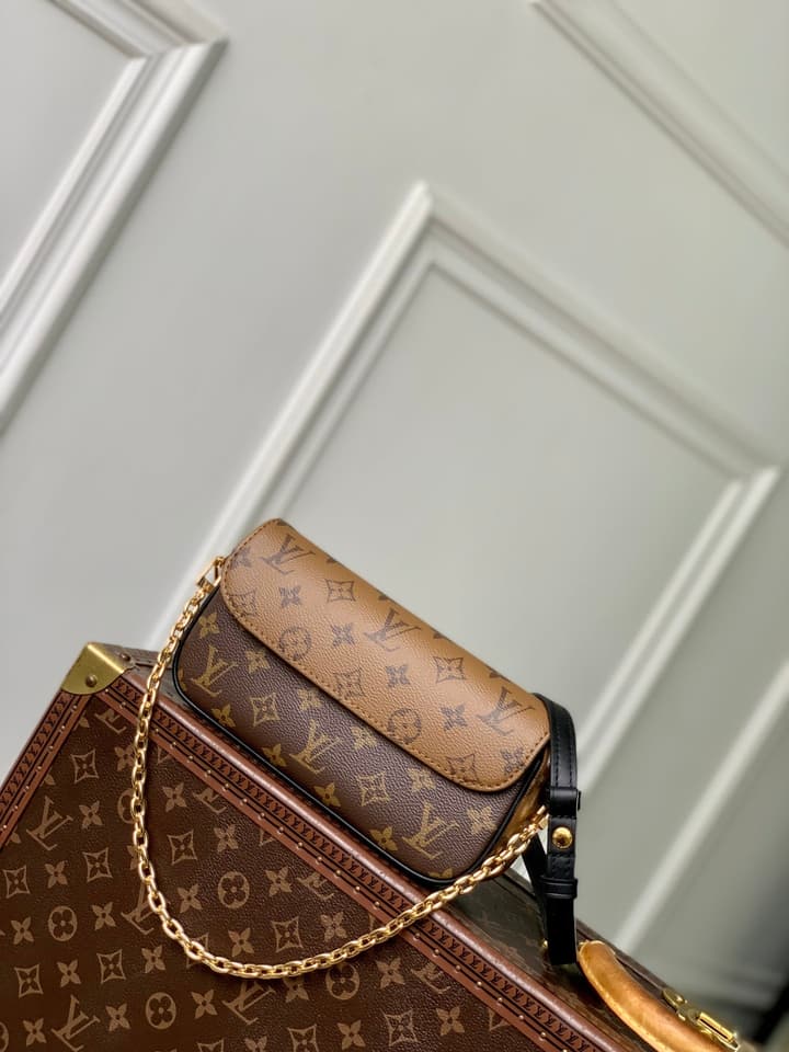 Louis Vuitton Wallet On Chain Ivy Monogram Reverse