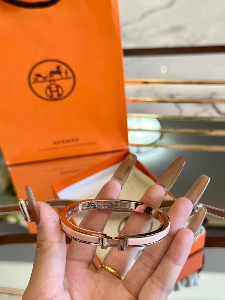Hermès H-Letter Oval Enamel Bracelet