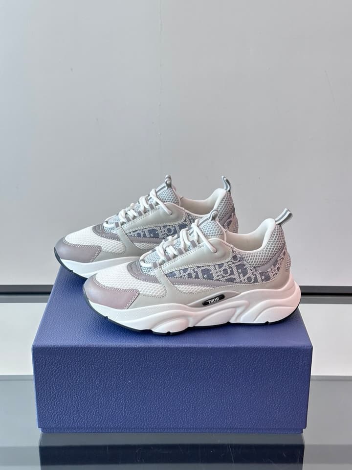 Dior B22 Retro Jogging Sneakers in Black And White Oblique