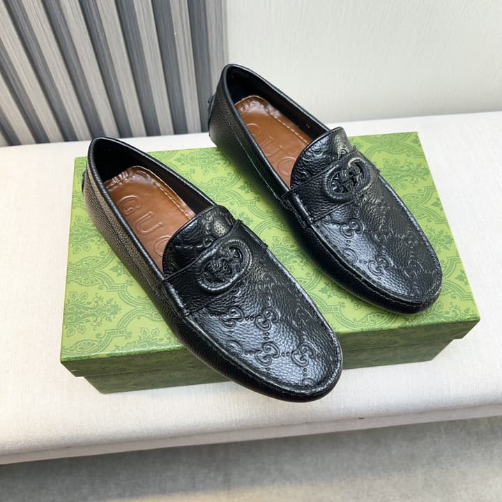 Gucci Premium Leather Loafers in Black Embossed Leather