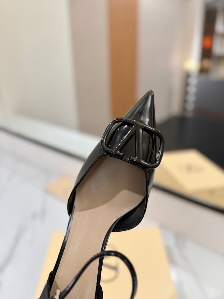 Valentino Garavani VLogo Signature Slingback Sandals in Black