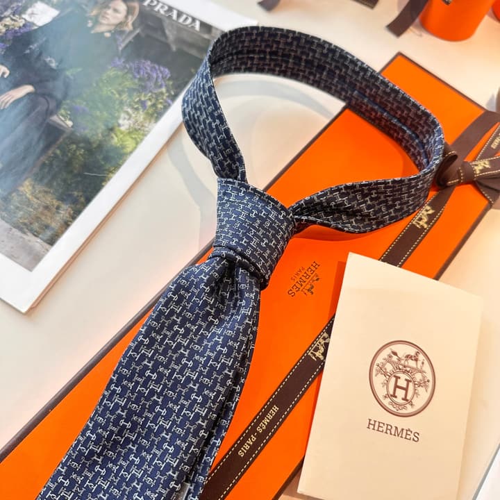 Hermès Men's H-Logo Silk Tie in Black