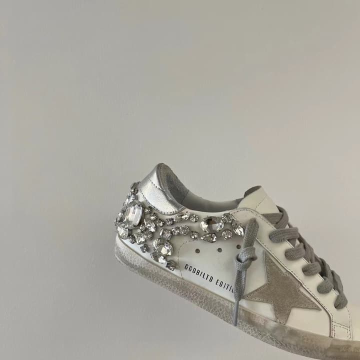 Golden Goose Superstar Diamond Tail Sneakers – 2023 Autumn/Winter in Distressed White With Royal Blue Rhinestone Heel