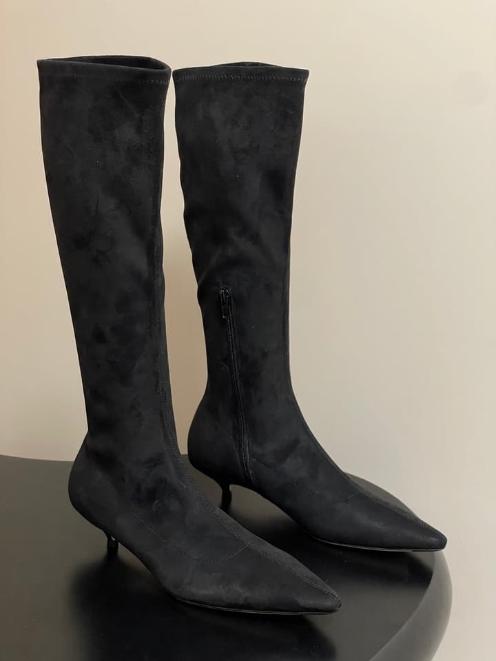 The Row Elastic Kitten Heel Boots – 2025 Fall Collection in Black Suede 3cm Heel