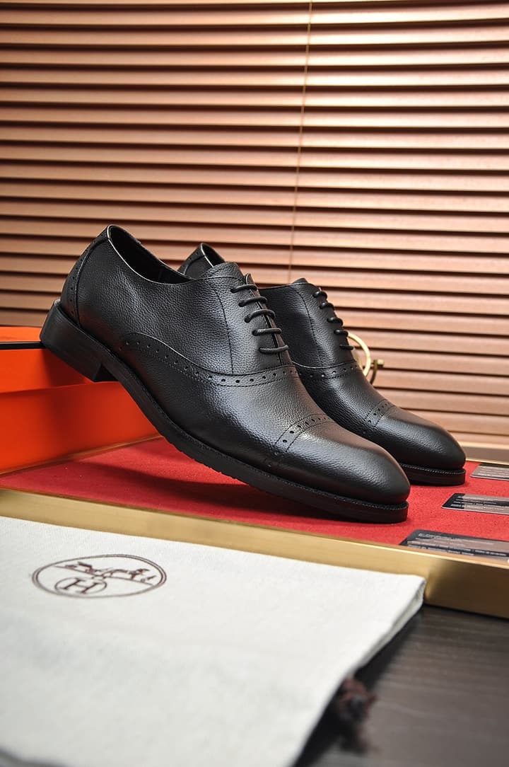 Hermès Classic Leather Loafers in Black