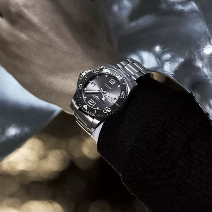 Longines Conquest HydroConquest Automatic Watch in Black Dial Steel Band