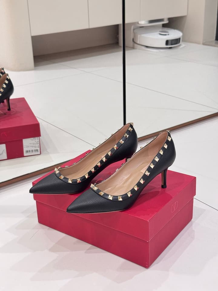 Valentino Classic High-Heel Pumps in Nude Pink Studded