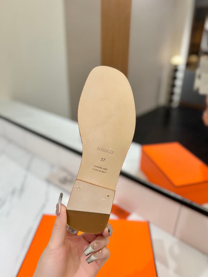 Hermès Classic Epsom Leather Loafers in Green