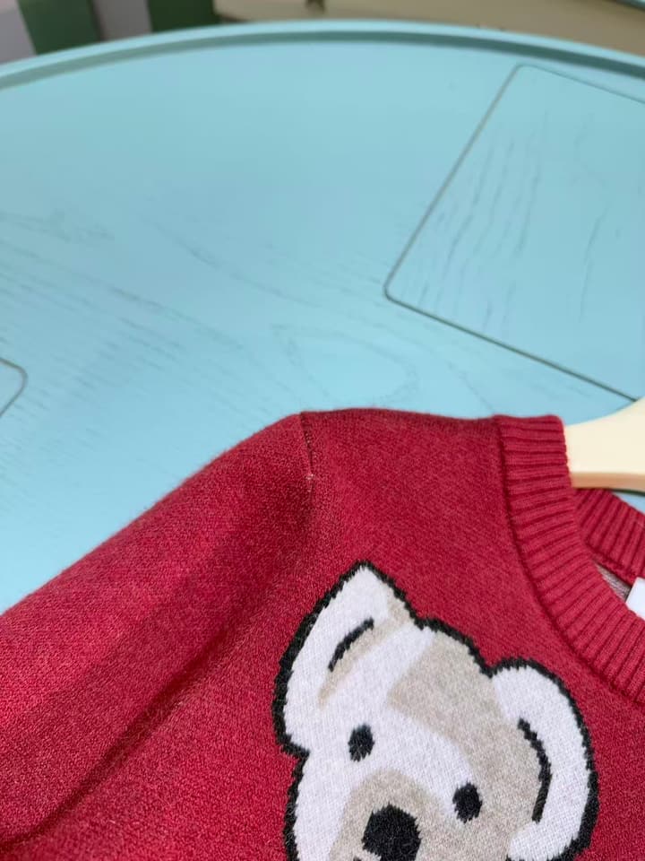 Burberry Classic Kids Knitted Cardigan – 2025SS – Kids Collection in Deep Red Bear Sweater