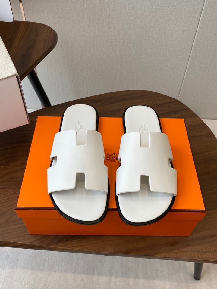 Hermès Izmir Series Men's H-Slide Sandals in Classic Black
