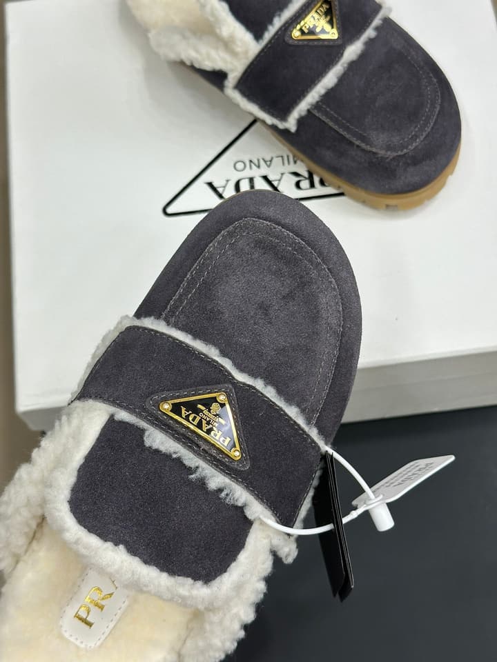 Prada FW24 Suede Fur Slippers – FW24 in Beige Suede