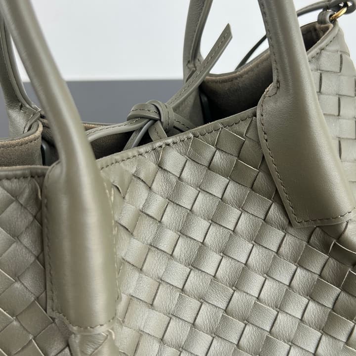 Bottega Veneta Pinacoteca Small Tote Handbag – 2025SS in Burgundy With Light Blue Lining A