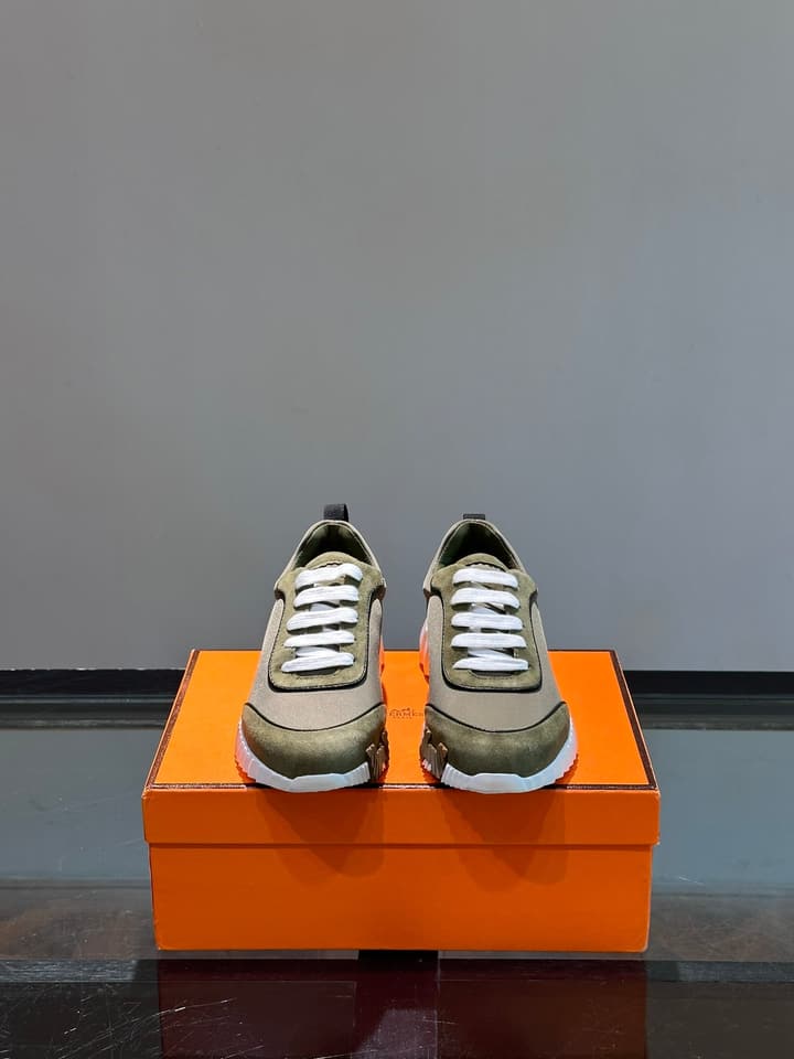 Hermès Bouncing Unisex Sneakers in Black