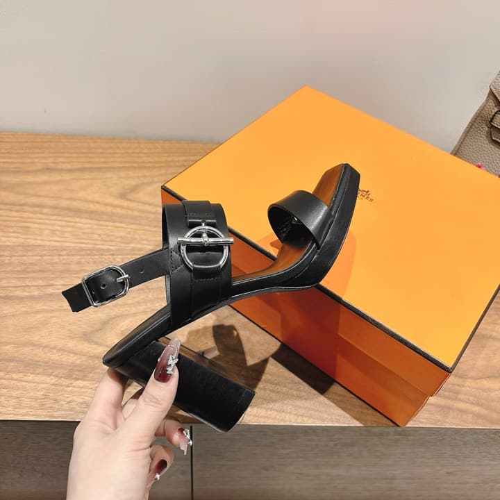 Hermes Color Block Flat Sandals – 2025 New Collection in Black