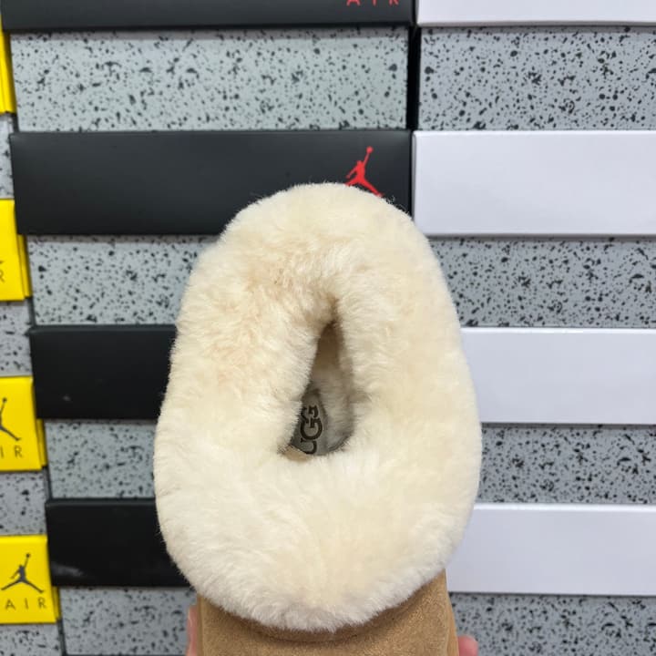UGG Thick-Soled Low-Cut Fur Snow Boots in Olive Suede Patterned Trim