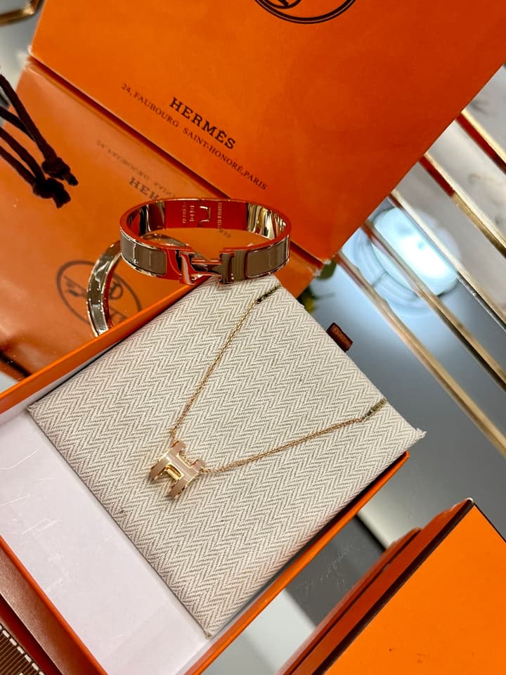 Hermès Oval Series Necklace & Bracelet Set