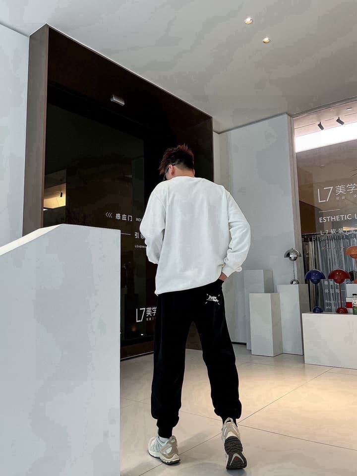 Dior Irregular Letter Embroidery Sweatpants – 23SS in Black