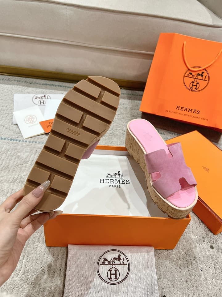 Hermès 2024 Spring/Summer Wedge Sandals – 2024 Spring/Summer Collection in White Leather