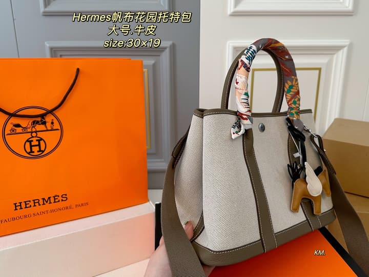 Hermès Canvas Garden Tote Bag in Light Canvas With Earth Tone Scarf