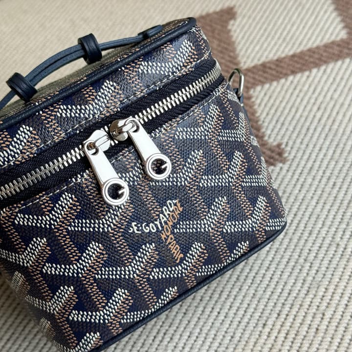 Goyard Muse Vanity Ultra Mini Cosmetic Bag in Blue