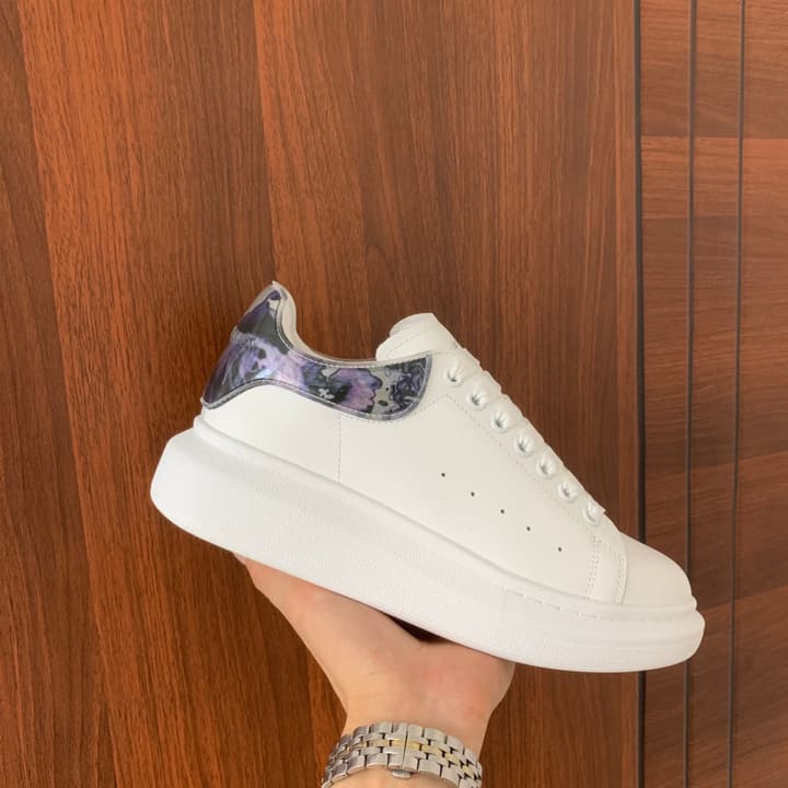 Alexander McQueen Unisex Sneakers in White And Grey Paneled
