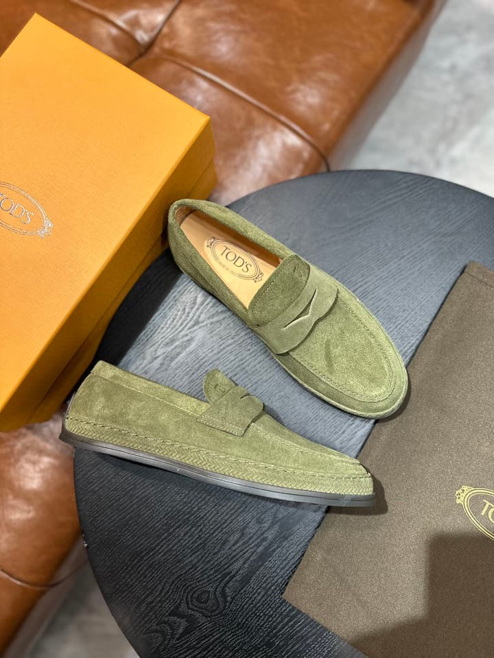 Tod's Gommino Calfskin Loafers in Charcoal Suede
