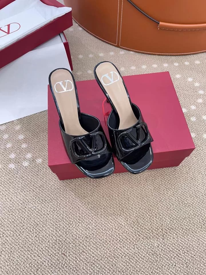 Valentino VLogo Patent Leather Heeled Mules in Burgundy Red
