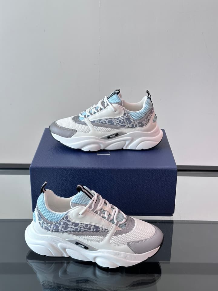 Dior B22 Retro Jogging Sneakers in Black And White Oblique