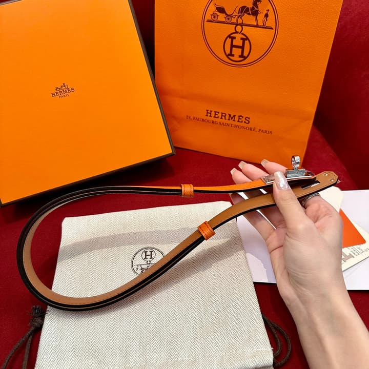 Hermès Kelly Epsom Leather Belt in Black Leather With Gold Hardware