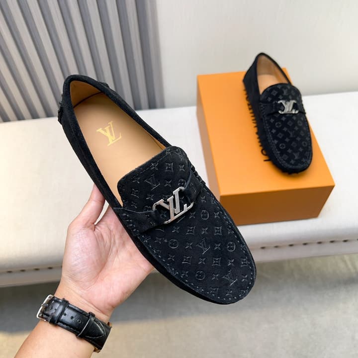 Louis Vuitton Pebbled Leather Driving Shoes in Black Textured Leather