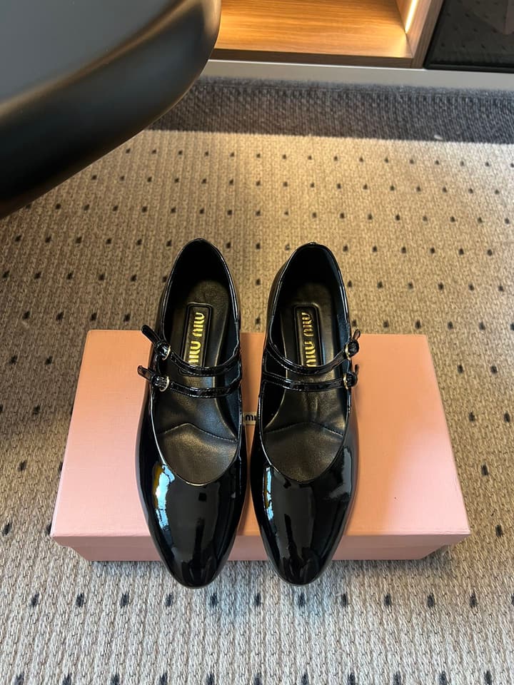 Miu Miu Pointed Toe Mary Jane Block Heels in Patent Black