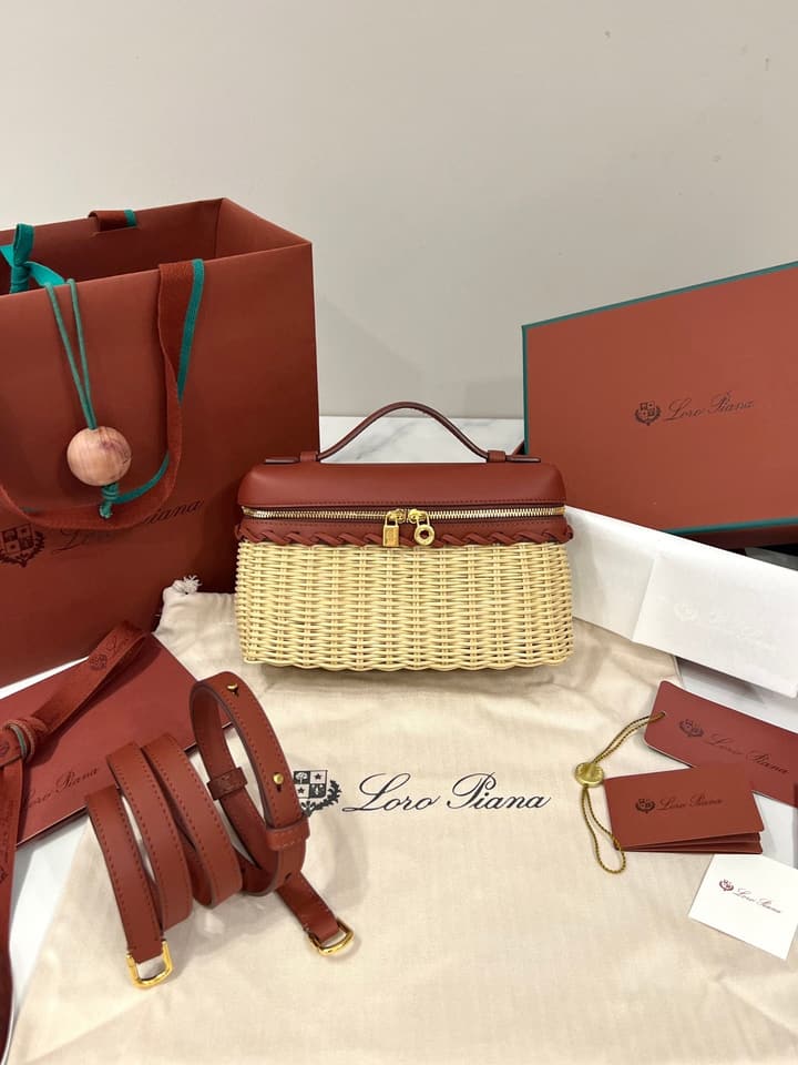 Loro Piana Extra Pocket L19 Bamboo and Leather Handbag in Pink
