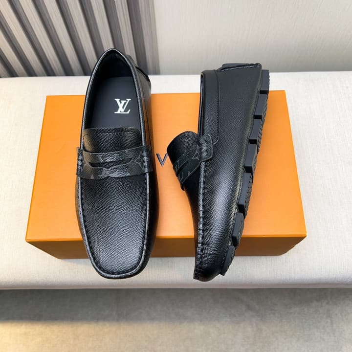 Louis Vuitton Pebbled Leather Driving Shoes in Black Textured Leather