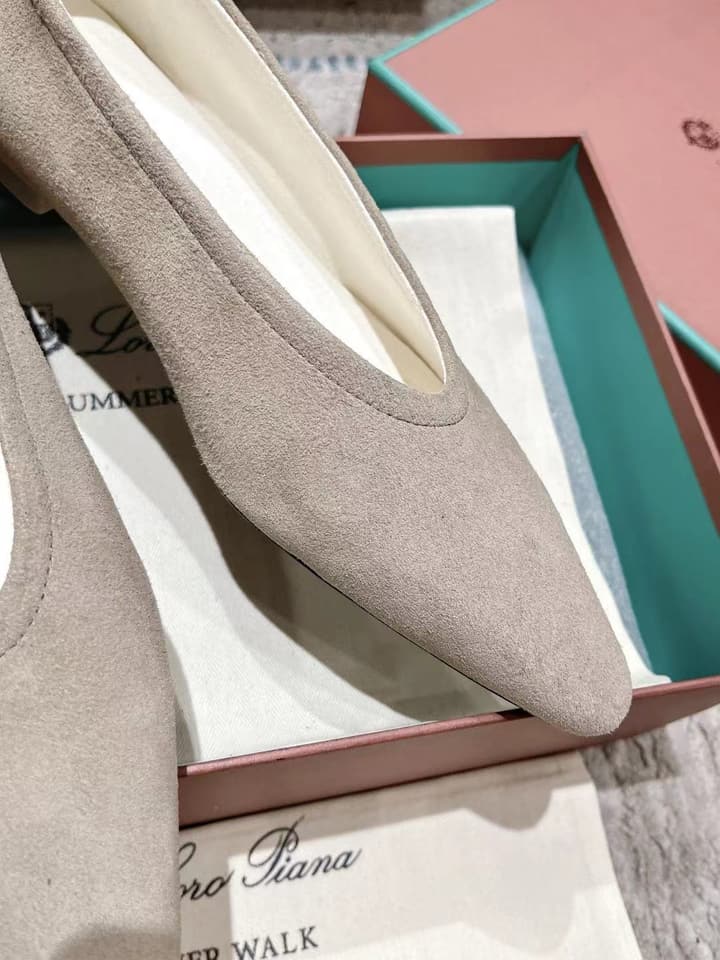 Loro Piana Rebecca Minimalist Ballerina Flats – Spring/Summer Collection in Black Suede