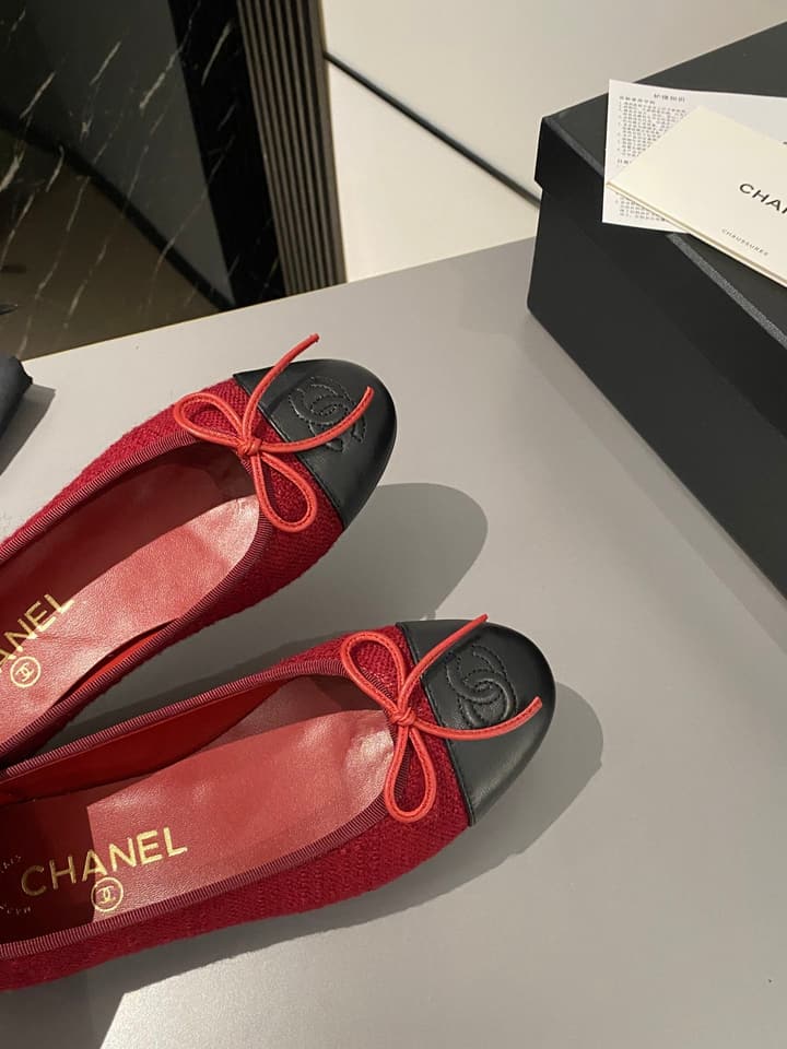 Chanel Classic Ballet Flats in Shiny Black