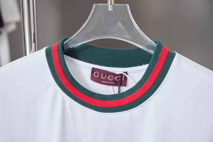 Gucci Classic Red and Green Ribbed T-Shirt – 26SS Early Spring Collection in Classic Black