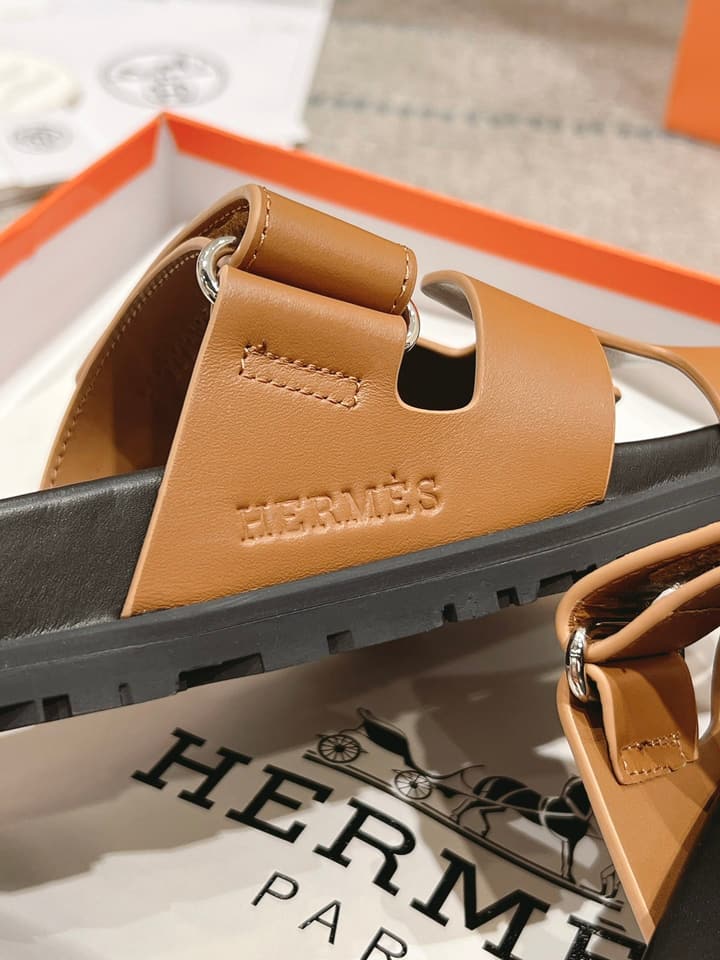 Hermès Chypre Leather Unisex Slides – 2023SS in Blush Pink