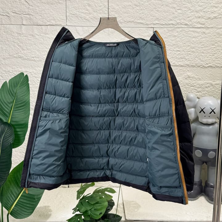 Arc'teryx Thorium AR Hoody Down Jacket in Black With Dark Zipper