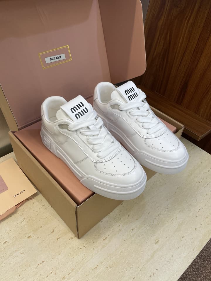 Miu Miu 2025FW Runway Lace-Up Casual Sneakers – 2025FW in Distressed Off-white Sneaker