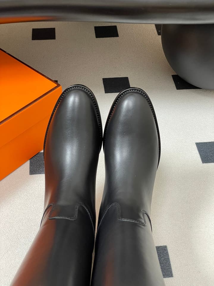 Hermès Jumping Series Kelly Buckle Knee-High Boots in Black