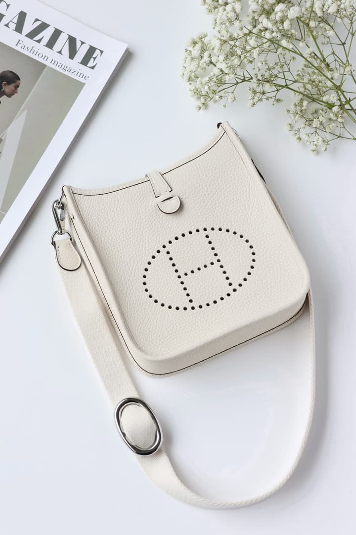 Hermès Mini Evelyne Nata – TC Leather in Nata With Gold Hardware