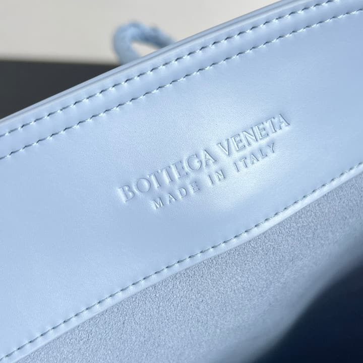 Bottega Veneta Liberta Bucket Bag – 25SS in Black