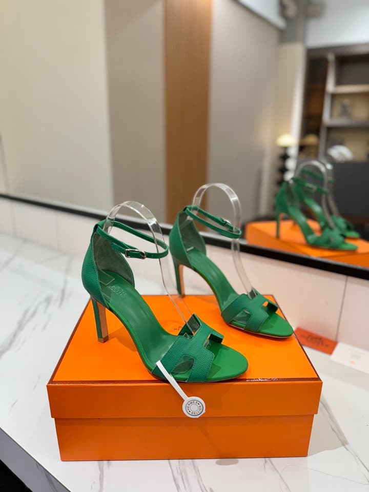 Hermès Classic H Palm Grain Heeled Sandals – 9cm in Black