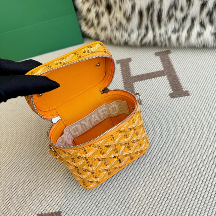 Goyard Muse Vanity Ultra Mini Cosmetic Bag in Blue